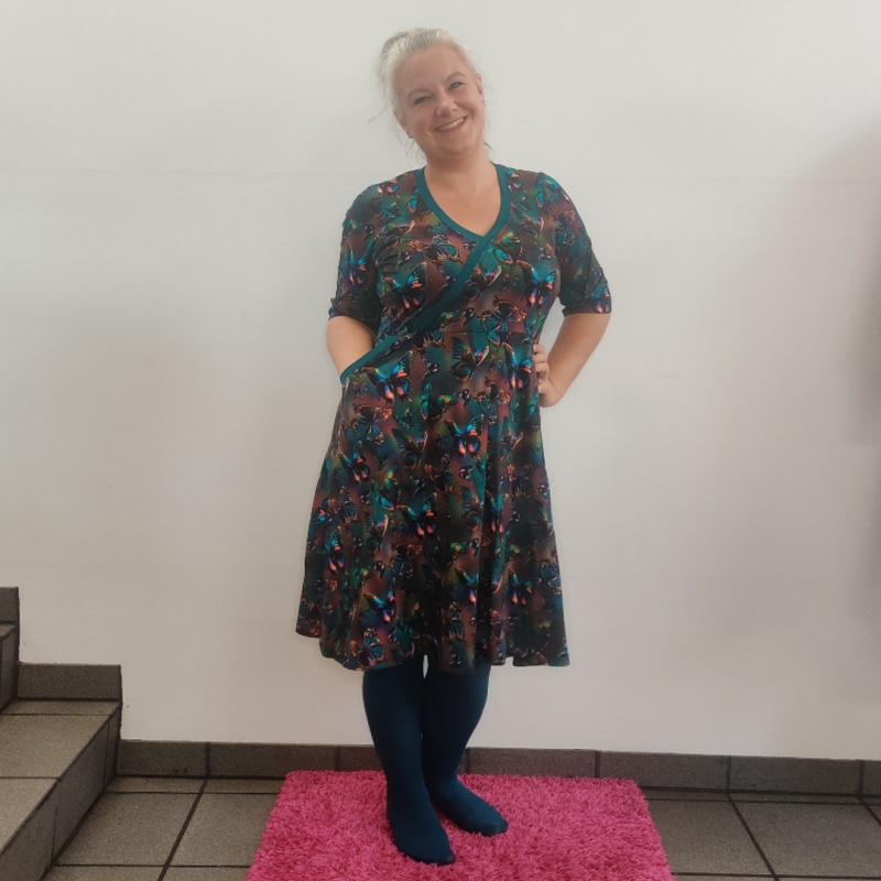 Plus Size Kjole Bika Dark Butterfly - Økologisk Bomuld
