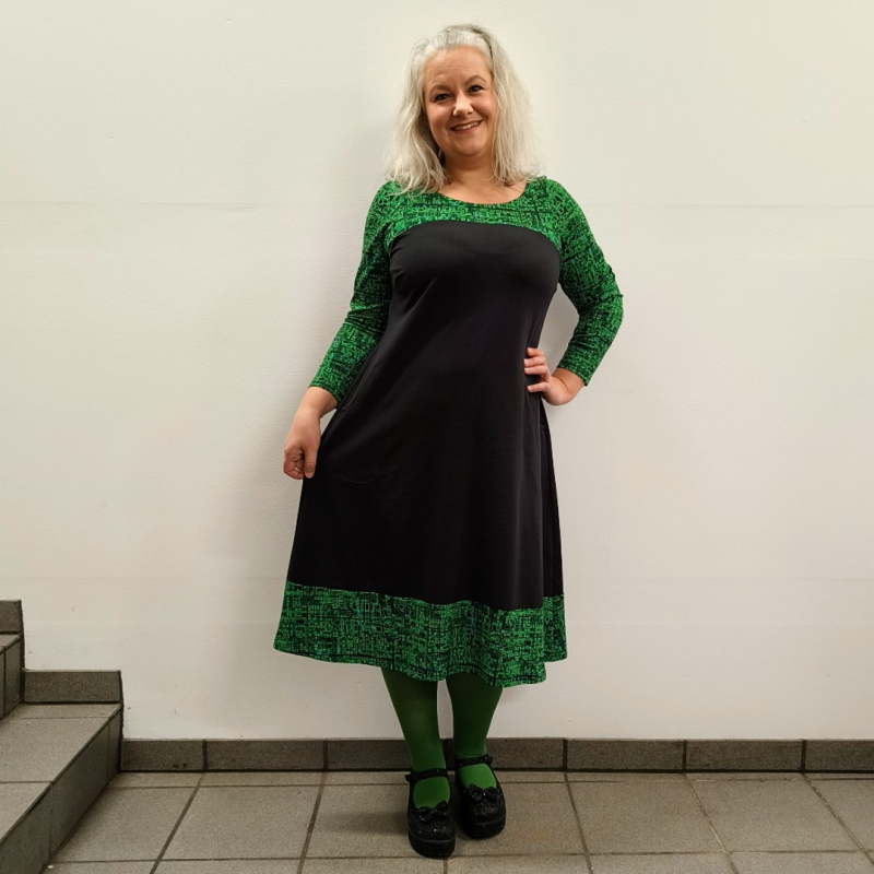Plus Size Kjole Saki Matrix i Store Plus Size Størrelser