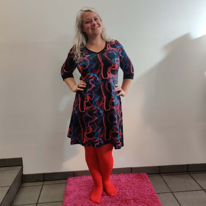 Plus Size Kjole Tulla Laser Game i Store Plus Size Størrelser