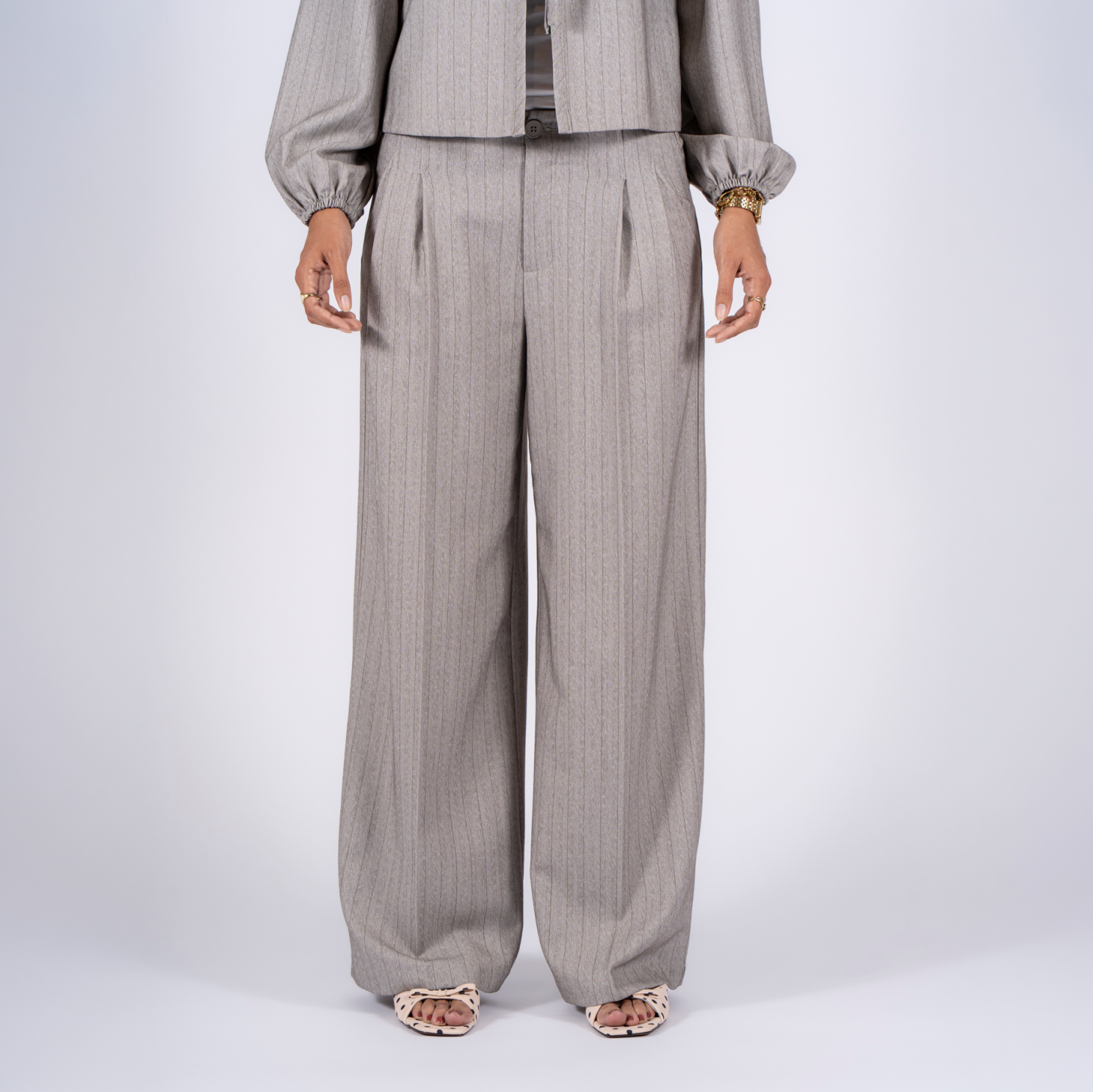 Sasia Audrey Dame Bukser Cement Grey   i Store Plus Size Størrelser