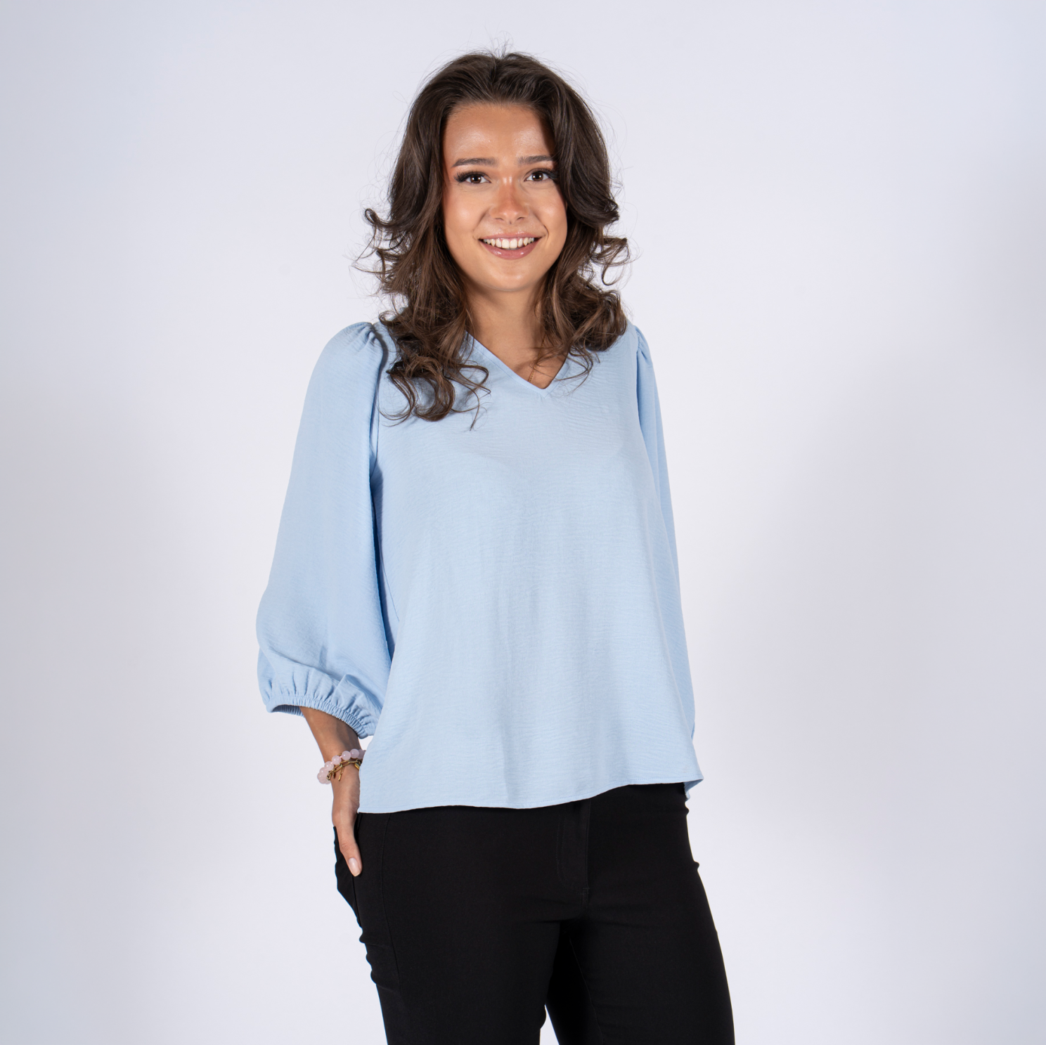 Sasia Beatrix Dame Bluse Cashmere Blue   i Store Plus Size Størrelser