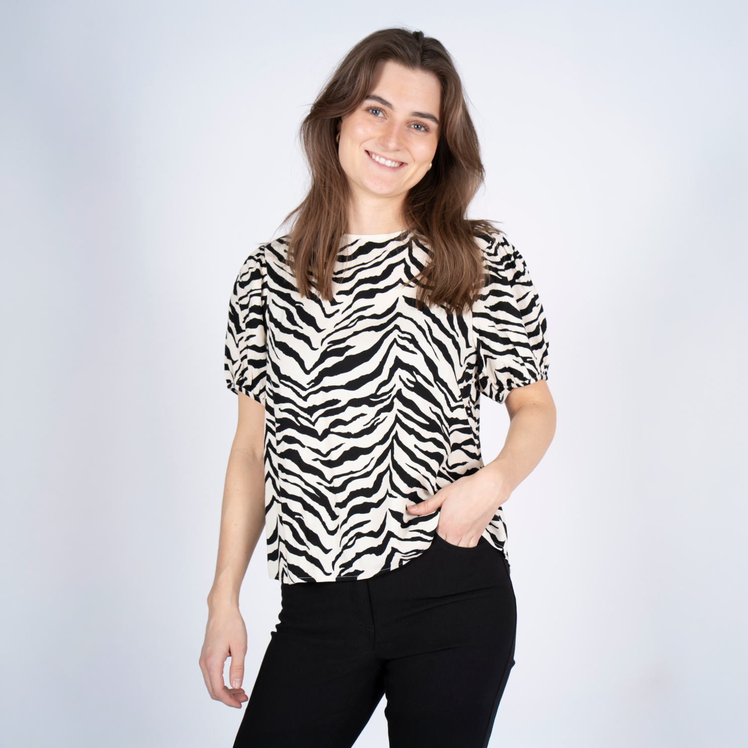 Sasia Felina Dame Bluse Black Sandshell    i Store Plus Size Størrelser
