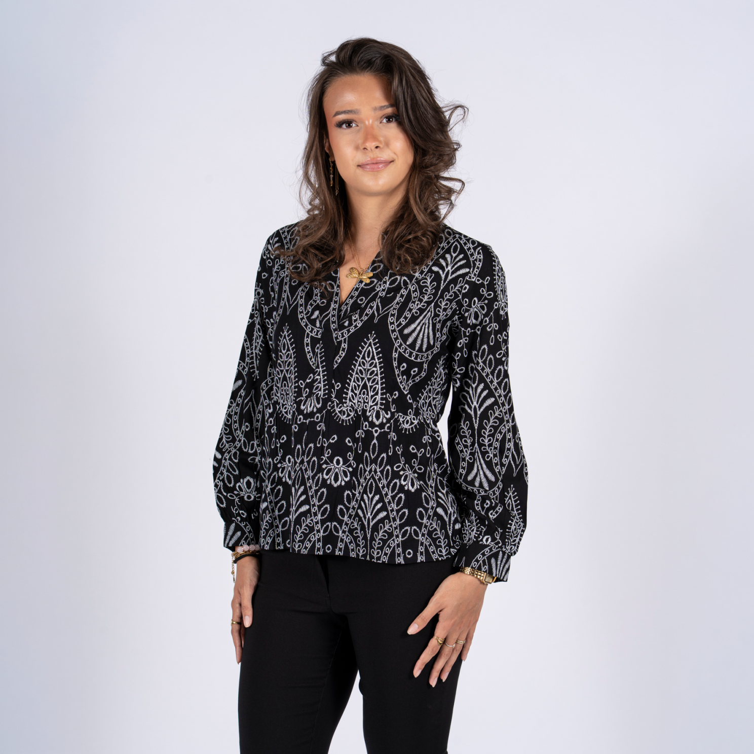 Sasia Aya Dame Bluse Black Beauty   i Store Plus Size Størrelser